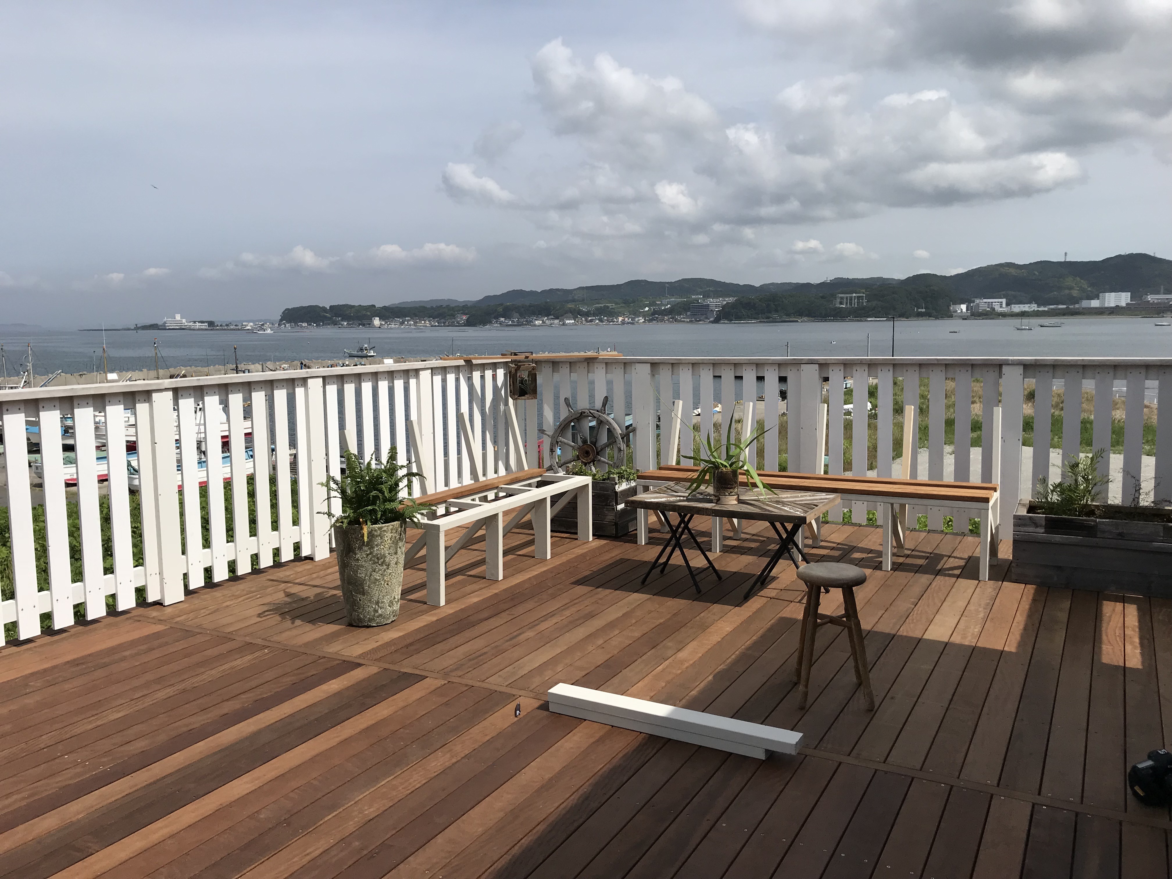 三浦市　ウッドデッキはマストアイテムですね