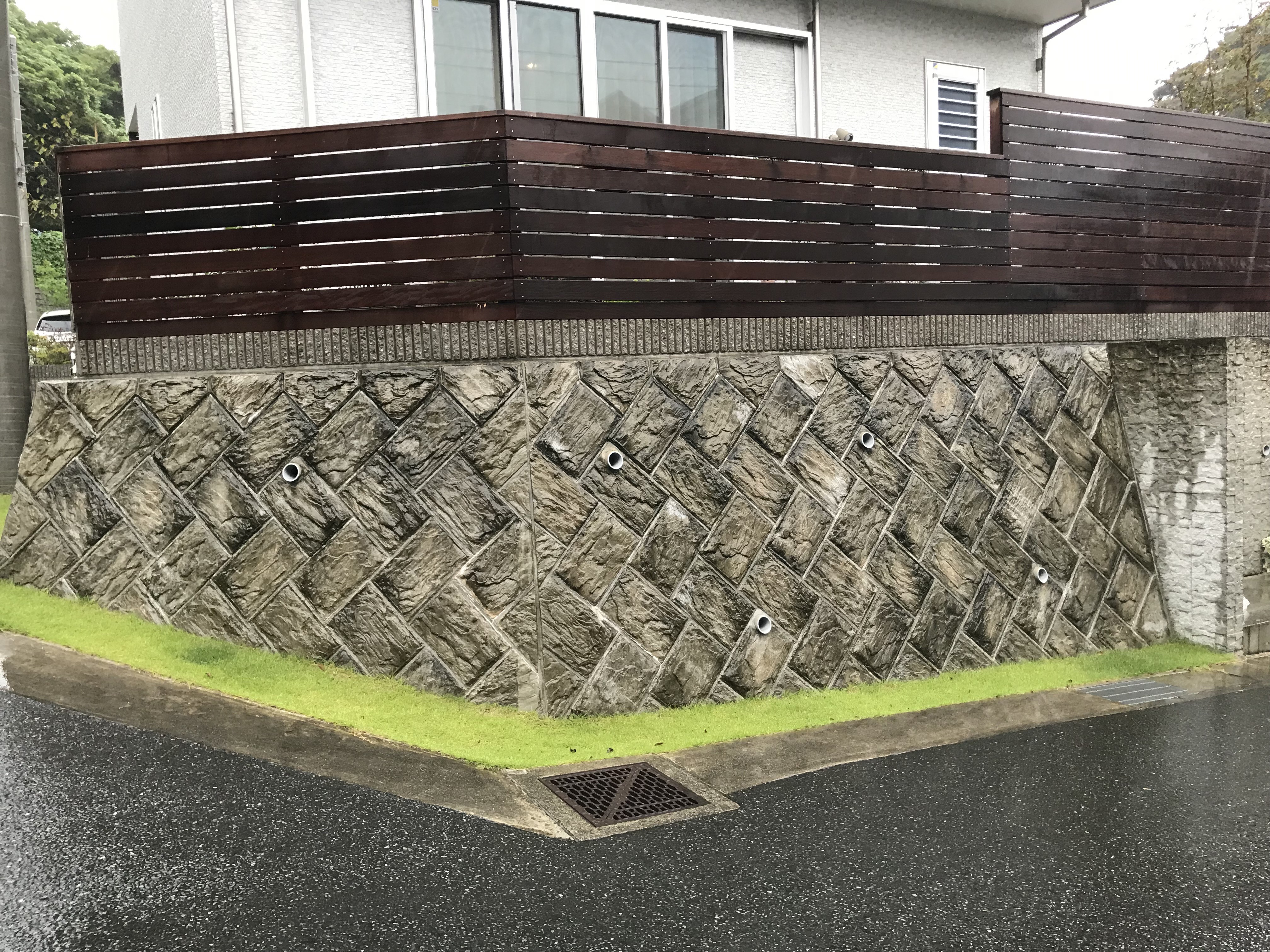 目隠しウッドフェンスに変更