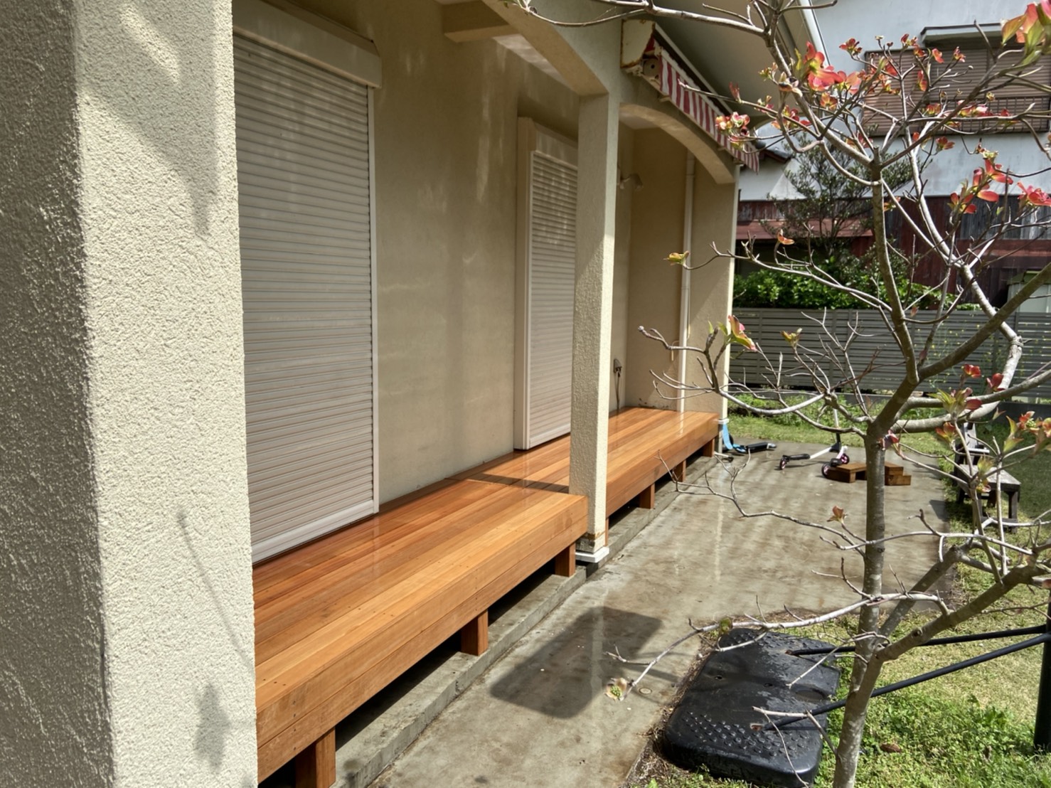 葉山　今時の縁側。いつの時代にもホッとします