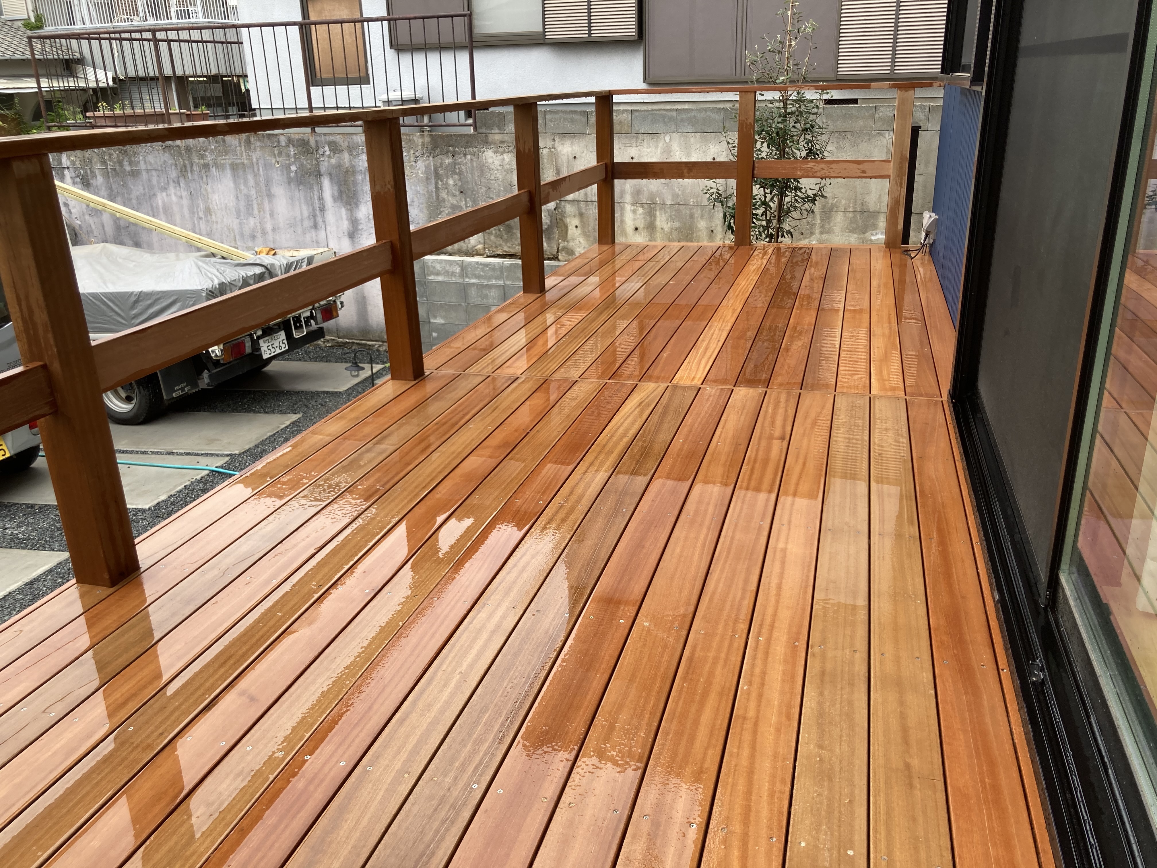 静岡県三島市　　シンプルなウットデッキは、どのお宅でもマッチします。